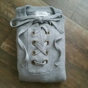 Lioness top shirt sweater